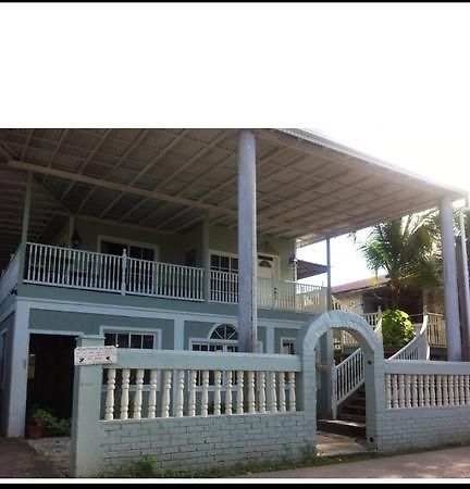 Cooper'S Inn Utila Exterior foto